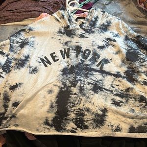 selling a new york crop top sweatshirt